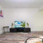 Watford Central Queens Apartment